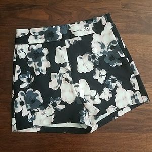 Express floral shorts NWT